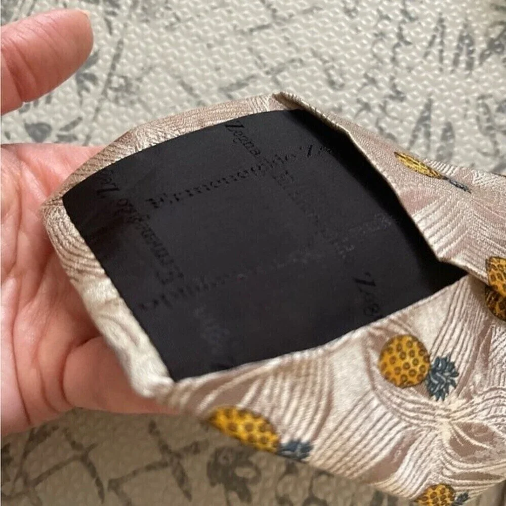 🌸 clearance Ermenegildo Zegna pineapple 100%‎ silk tie